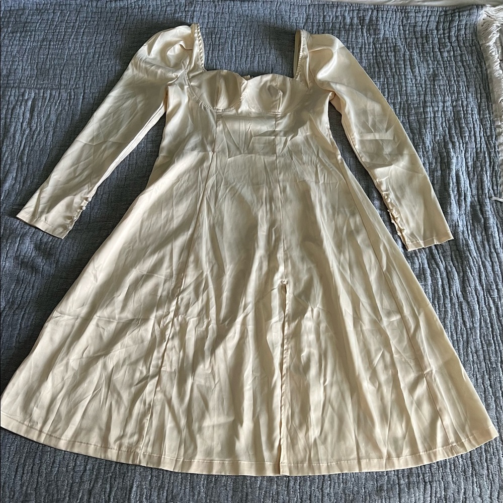 Dress - Picture 2 of 8